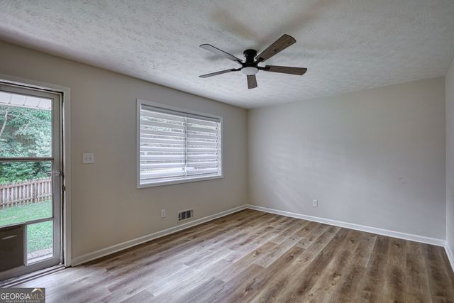 3075 Sunset Road SE, Conyers, GA 30094