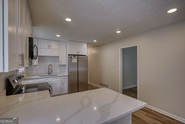 3075 Sunset Road SE, Conyers, GA 30094