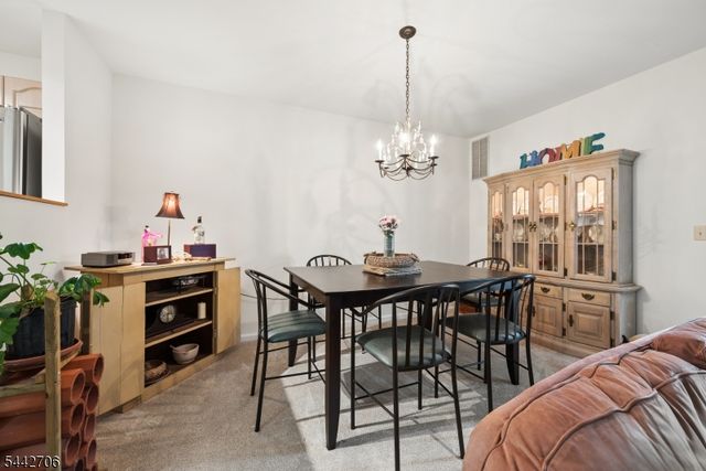 19 Maple Ln, Mount Arlington Boro, NJ 07856