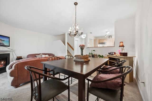 19 Maple Ln, Mount Arlington Boro, NJ 07856