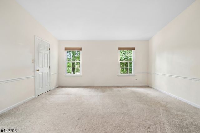 19 Maple Ln, Mount Arlington Boro, NJ 07856