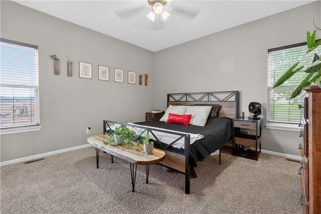 111 E Timberlake Drive, Lone Jack, MO 64070