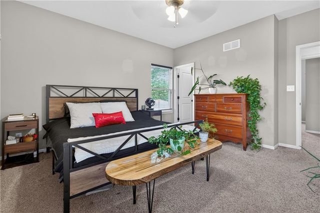 111 E Timberlake Drive, Lone Jack, MO 64070