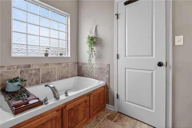 111 E Timberlake Drive, Lone Jack, MO 64070