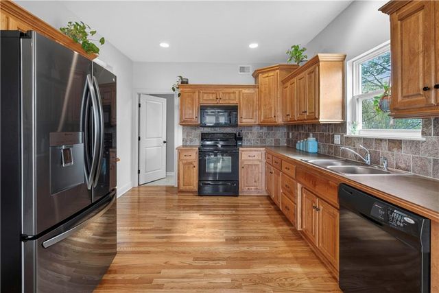 111 E Timberlake Drive, Lone Jack, MO 64070