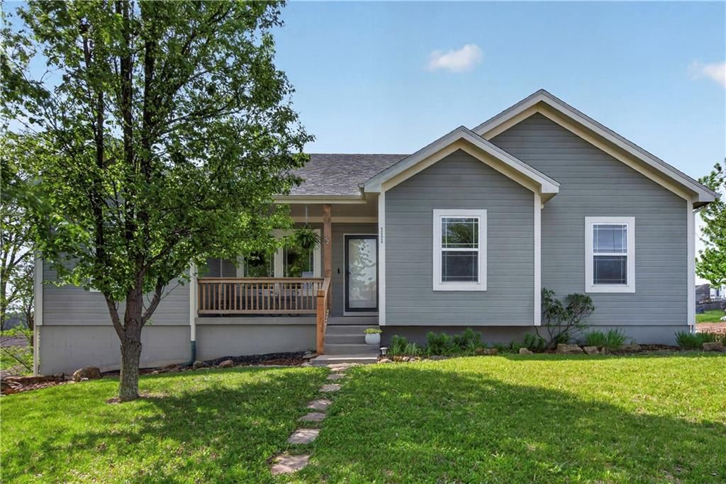 111 E Timberlake Drive, Lone Jack, MO 64070