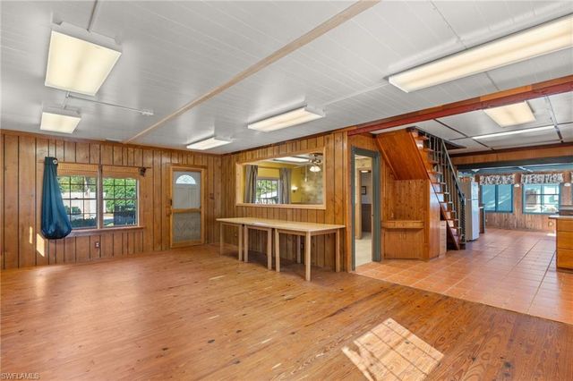 91 Constitution DR, Naples, FL 34112