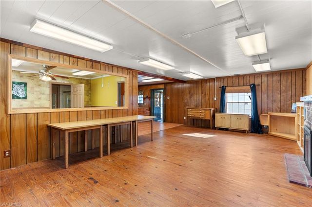 91 Constitution DR, Naples, FL 34112