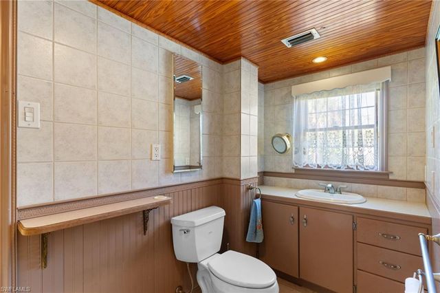 91 Constitution DR, Naples, FL 34112