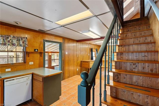 91 Constitution DR, Naples, FL 34112