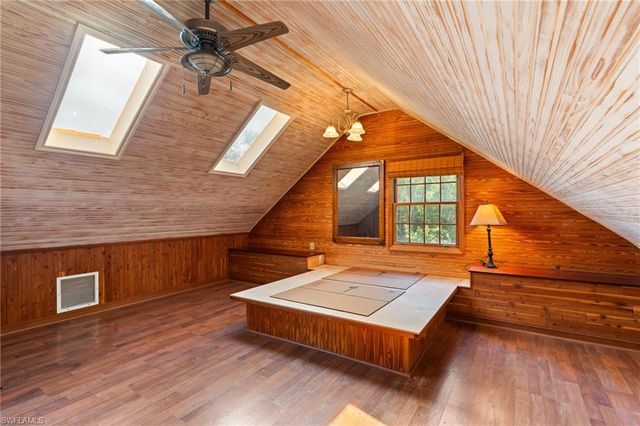 91 Constitution DR, Naples, FL 34112