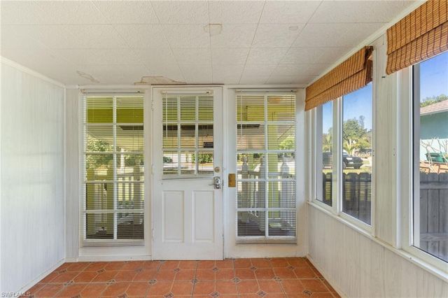 91 Constitution DR, Naples, FL 34112