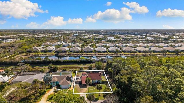 91 Constitution DR, Naples, FL 34112