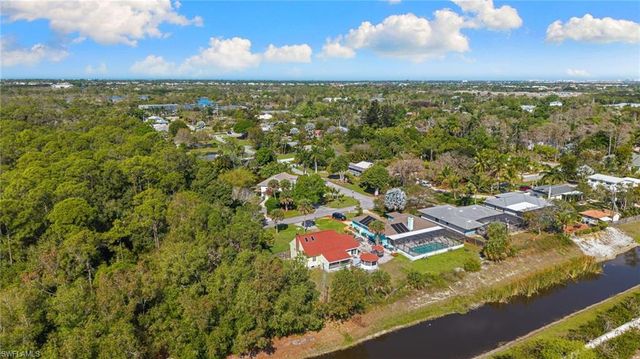 91 Constitution DR, Naples, FL 34112