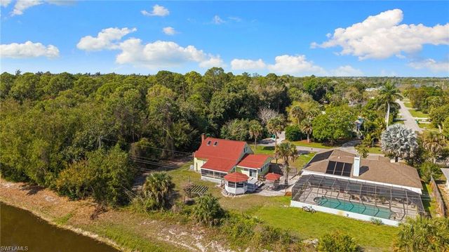 91 Constitution DR, Naples, FL 34112