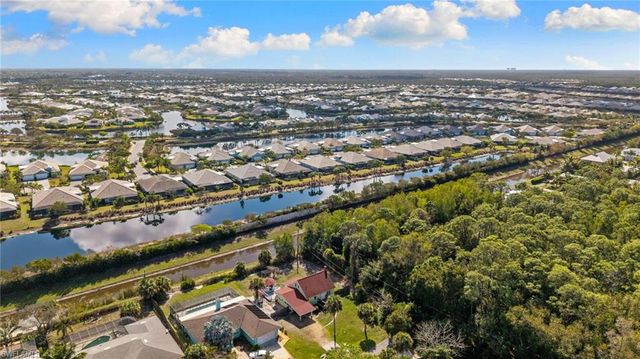 91 Constitution DR, Naples, FL 34112