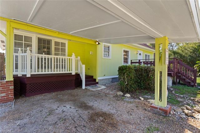 91 Constitution DR, Naples, FL 34112