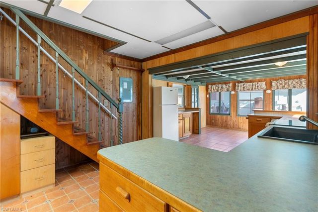 91 Constitution DR, Naples, FL 34112