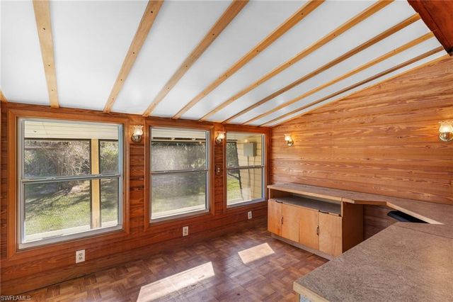 91 Constitution DR, Naples, FL 34112