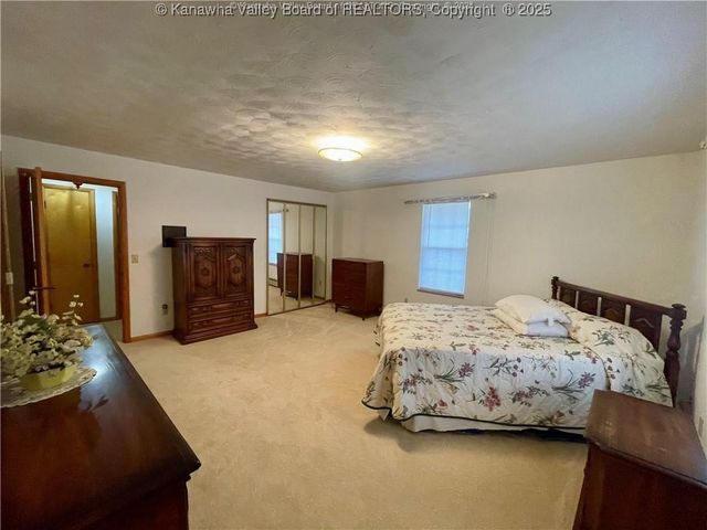 9701 Charleston Road, Ripley, WV 25271