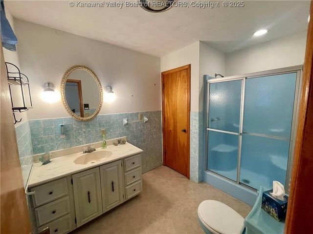 9701 Charleston Road, Ripley, WV 25271