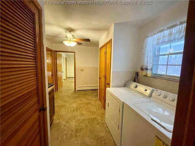 9701 Charleston Road, Ripley, WV 25271