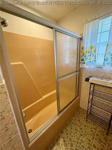 9701 Charleston Road, Ripley, WV 25271