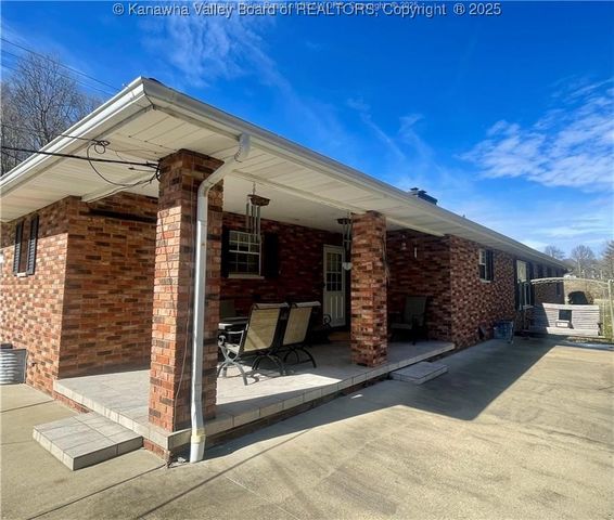 9701 Charleston Road, Ripley, WV 25271