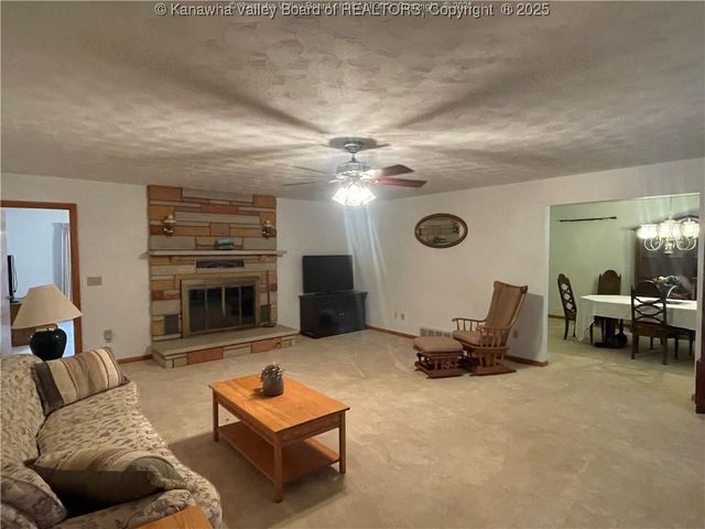 9701 Charleston Road, Ripley, WV 25271