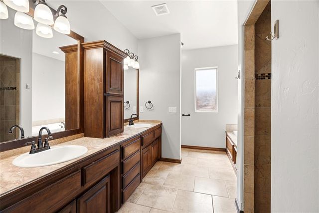 13617 Keswick Lane, Yukon, OK 73099