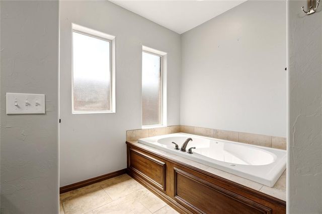 13617 Keswick Lane, Yukon, OK 73099