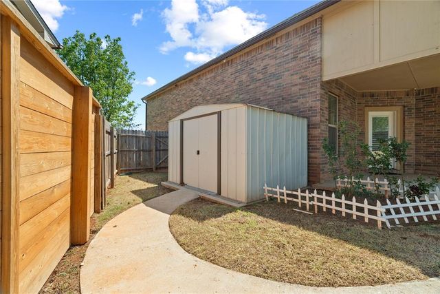 13617 Keswick Lane, Yukon, OK 73099