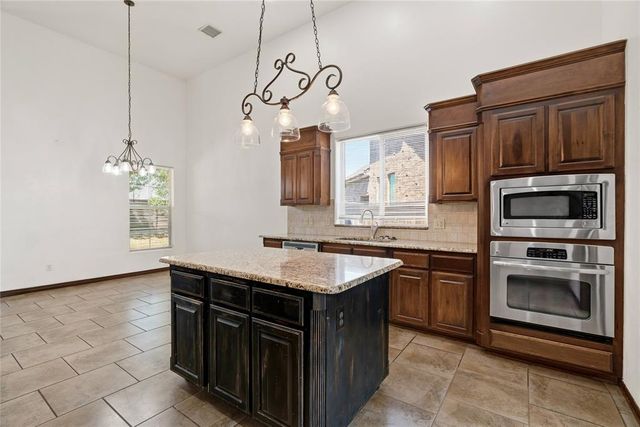 13617 Keswick Lane, Yukon, OK 73099