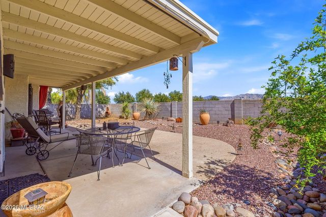 8192 N Torrey Place, Tucson, AZ 85743