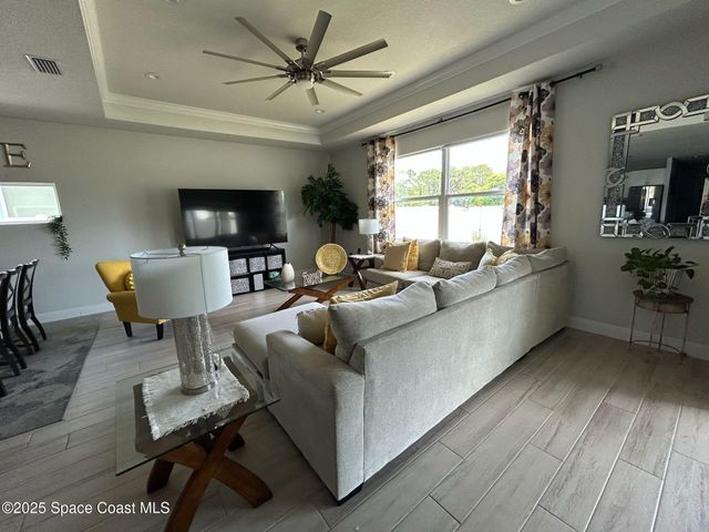 1068 Corbin Circle SW, Palm Bay, FL 32908