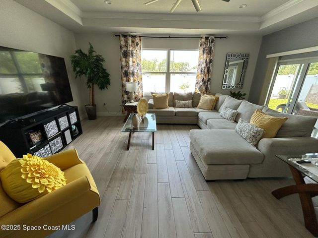 1068 Corbin Circle SW, Palm Bay, FL 32908