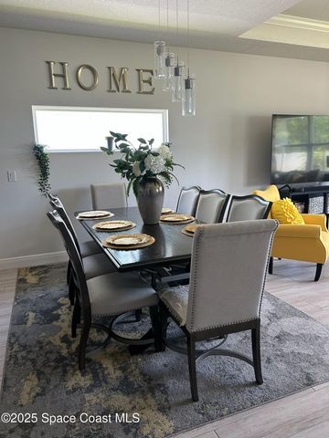 1068 Corbin Circle SW, Palm Bay, FL 32908