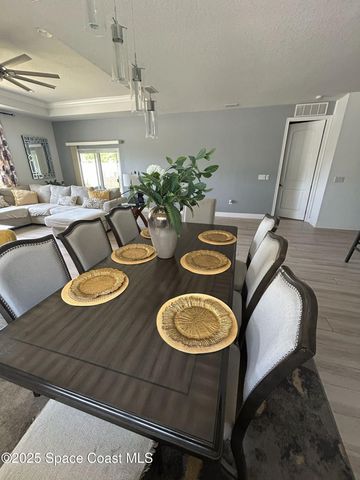 1068 Corbin Circle SW, Palm Bay, FL 32908