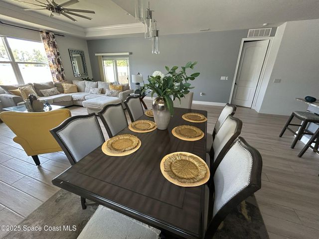 1068 Corbin Circle SW, Palm Bay, FL 32908