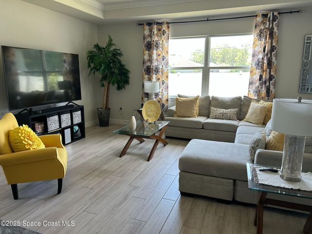 1068 Corbin Circle SW, Palm Bay, FL 32908