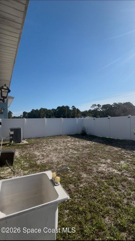 Image 25 of property listing at 1068 Corbin Circle SW, Palm Bay, FL 32908
