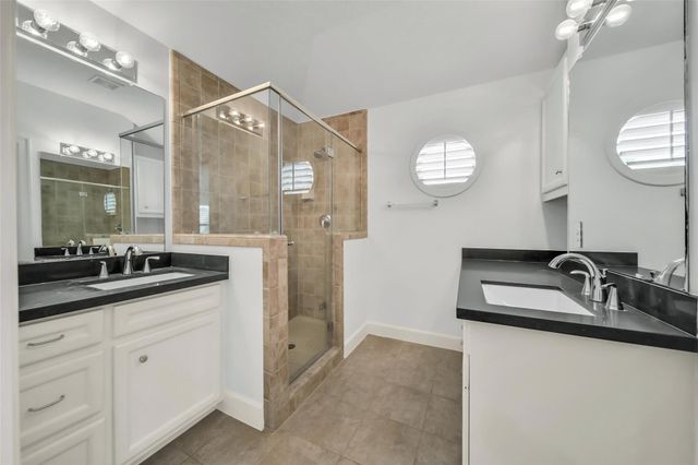 5951 S Loop E 56, Houston, TX 77033