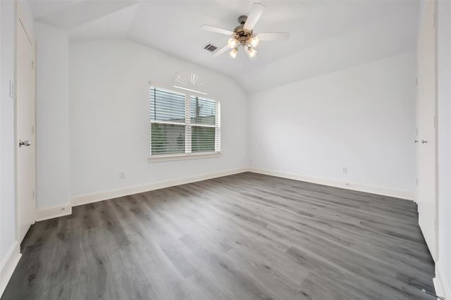 5951 S Loop E 56, Houston, TX 77033