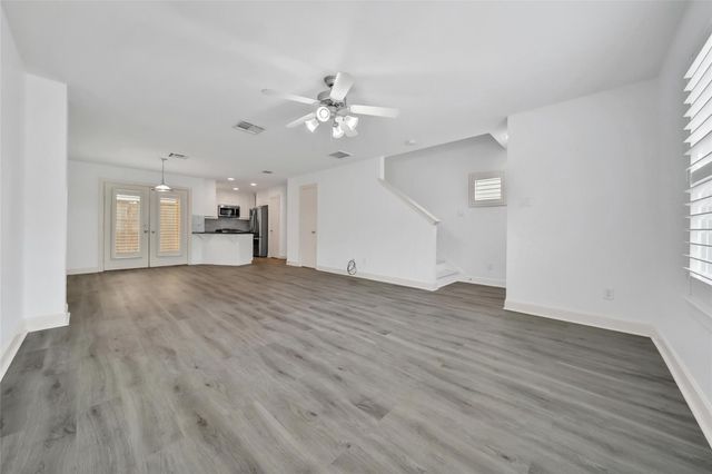 5951 S Loop E 56, Houston, TX 77033