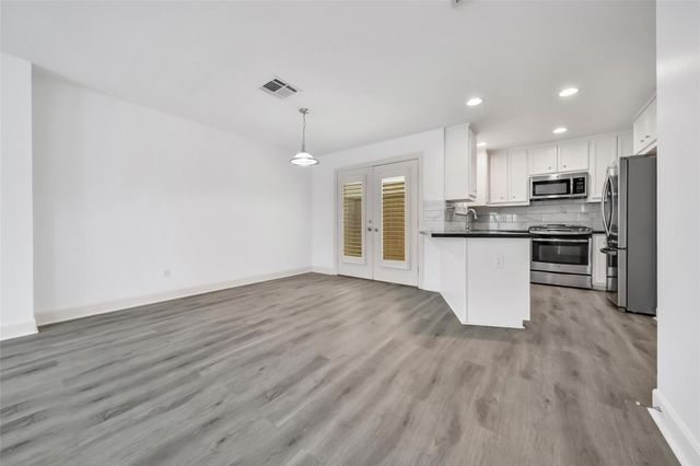 5951 S Loop E 56, Houston, TX 77033