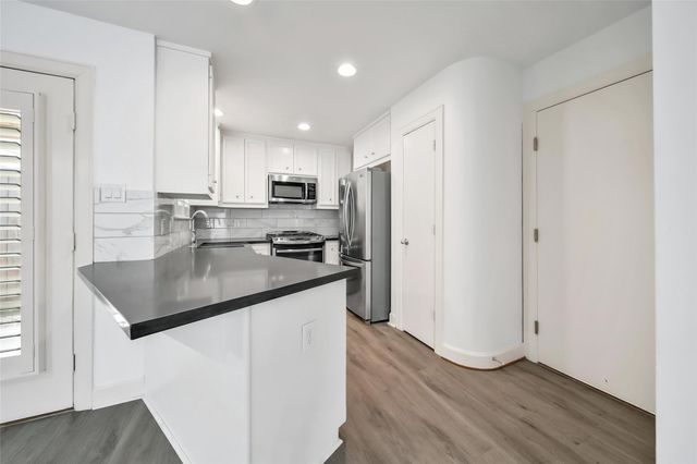 5951 S Loop E 56, Houston, TX 77033