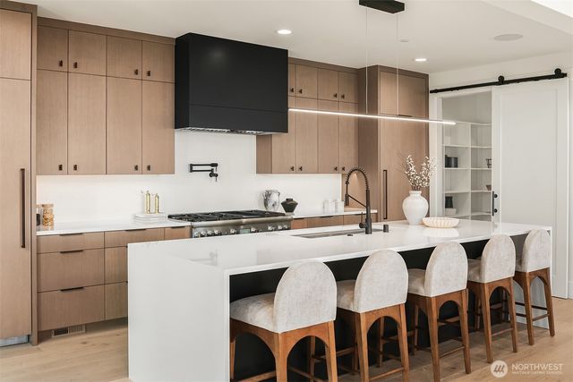 11217 NE 103rd Place, Kirkland, WA 98033