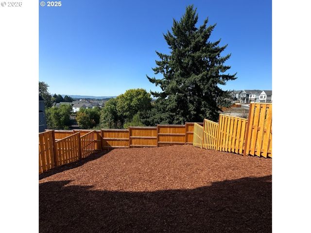 11905 Sw 176th Dr, Beaverton, OR 97007