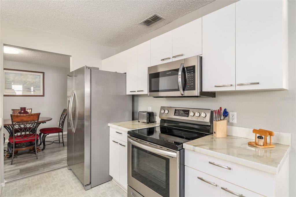 Image 11 of property listing at 335 SAN MARINO DRIVE, The Villages, FL 32159