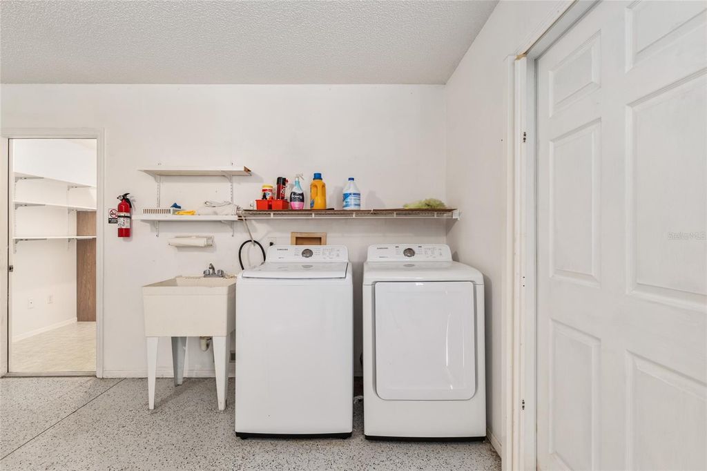 Image 33 of property listing at 335 SAN MARINO DRIVE, The Villages, FL 32159